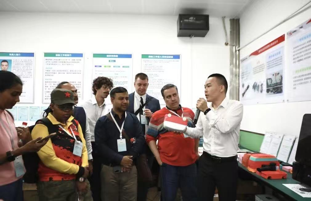 8bb80542776c354904a821a01933bd83